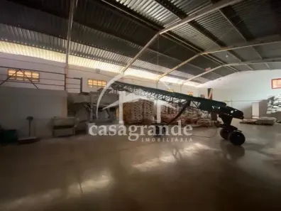 Galpão/Depósito/Armazém para alugar, 600m² no Chácaras Tubalina e Quartel, Uberlândia