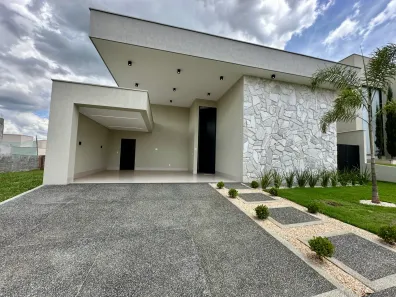 Casa de Condomínio com 3 Quartos à venda, 221m² no Residencial Goiânia Golfe Clube, Goiânia
