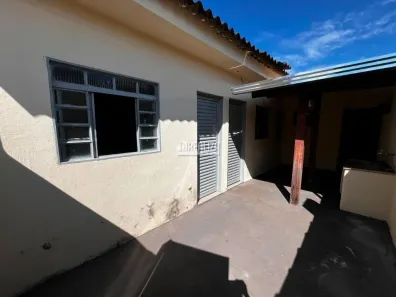Casa com 1 Quarto para alugar, 60m² no Olinda, Uberaba