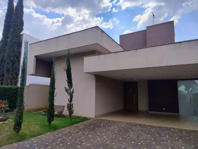 Casa com 4 Quartos à venda, 210m² no Jardins Madri, Goiânia