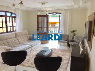 Sobrado com 4 Quartos à venda, 247m² no Jardim Nosso Lar, São Paulo
