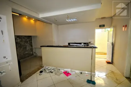 Imóvel Comercial com 1 Quarto para alugar, 576m² no Nova Campinas, Campinas