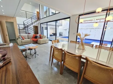 Sobrado com 4 Quartos à venda, 362m² no Vila Petrópolis, Atibaia