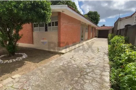 Imóvel Comercial com 3 Quartos para alugar, 2400m² no Estados, João Pessoa
