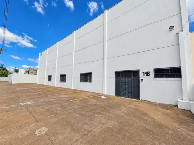 Galpão/Depósito/Armazém para alugar, 1180m² no Tarobá, Londrina