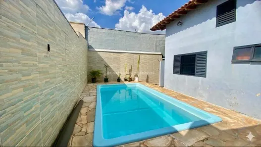 Casa com 3 Quartos à venda, 200m² no Grande Horizonte, Uberaba