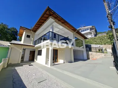 Casa com 5 Quartos para alugar, 330m² no Itacorubi, Florianópolis