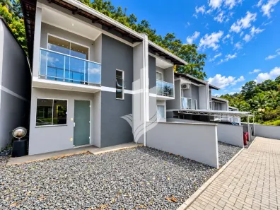 Sobrado com 2 Quartos para alugar, 58m² no Itoupava Central, Blumenau