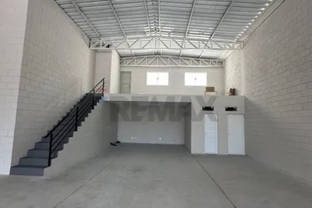 Galpão/Depósito/Armazém para alugar, 350m² no Vila Suissa, Mogi das Cruzes