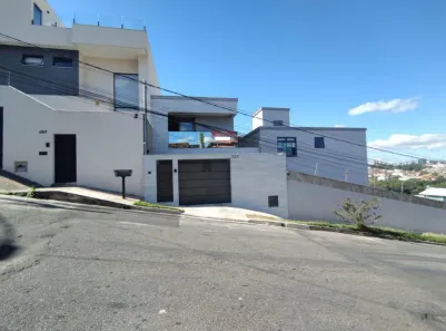 Casa com 3 Quartos à venda, 136m² no Europa, Contagem