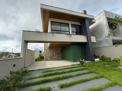 Sobrado com 3 Quartos à venda, 165m² no Forquilhas, São José