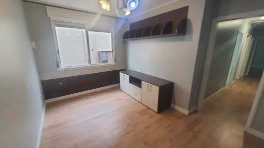 Apartamento com 3 Quartos para alugar, 80m² no São João, Porto Alegre