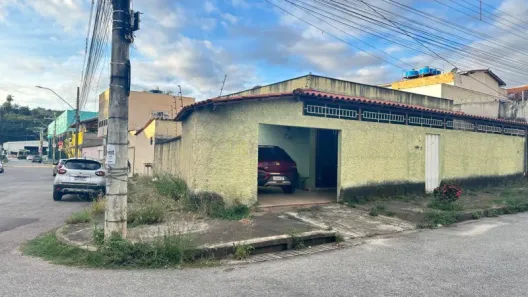 Casa com 3 Quartos à venda, 220m² no Arvoredo, Contagem