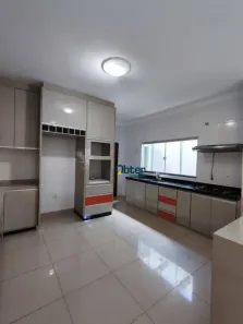 Casa com 4 Quartos para alugar, 240m² no Parque Brasília 2ª Etapa, Anápolis