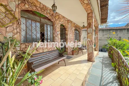 Casa com 3 Quartos à venda, 333m² no Goiânia, Belo Horizonte