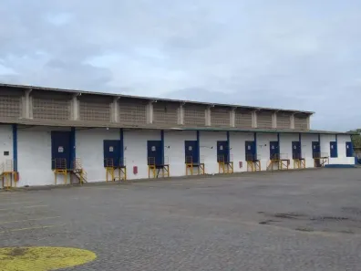 Galpão/Depósito/Armazém à venda, 3900m² no Centro, Simões Filho