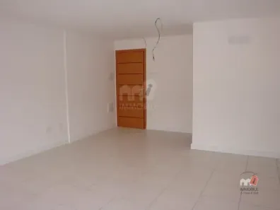 à venda, 30m² no Quarteirão Brasileiro, Petrópolis
