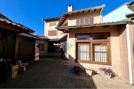 Sobrado com 3 Quartos à venda, 217m² no São José, Canoas