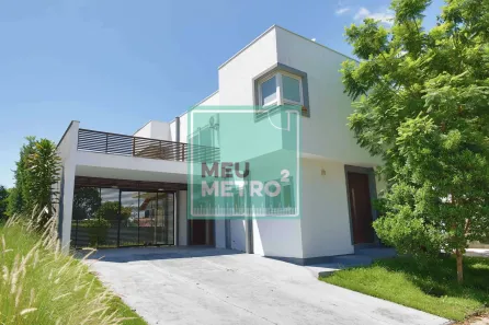 Casa com 3 Quartos à venda, 246m² no Campeche, Florianópolis