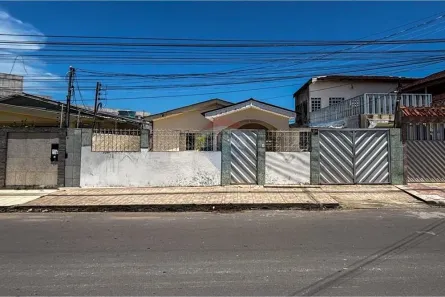Casa com 4 Quartos para alugar, 199m² no Planalto, Manaus