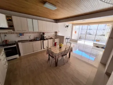 Casa com 4 Quartos à venda, 220m² no Planalto, Manaus