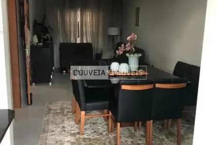 Sobrado com 4 Quartos para alugar, 200m² no Uberaba, Curitiba