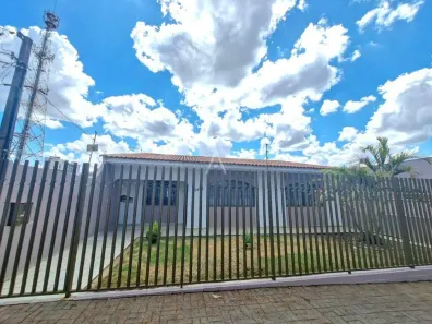 Casa com 3 Quartos para alugar, 277m² no Centro, Cascavel