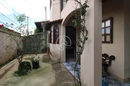 Casa com 4 Quartos à venda, 180m² no São Pedro, Juiz de Fora