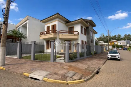 Casa com 3 Quartos à venda, 242m² no Hípica, Porto Alegre