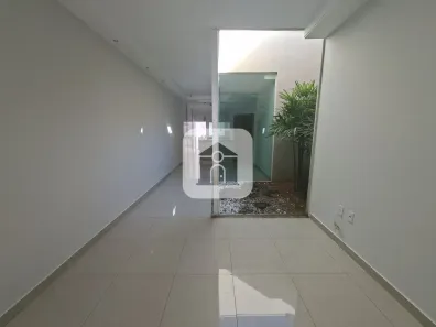 Casa com 3 Quartos para alugar, 225m² no Cidade Jardim, Uberlândia