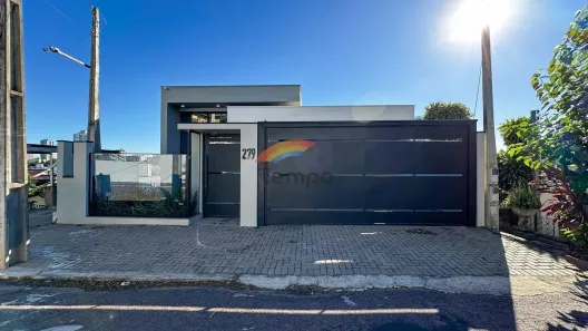 Casa com 3 Quartos para alugar, 192m² no Guarani, Novo Hamburgo
