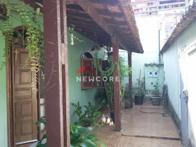 Casa com 3 Quartos à venda, 360m² no Industrial, Contagem