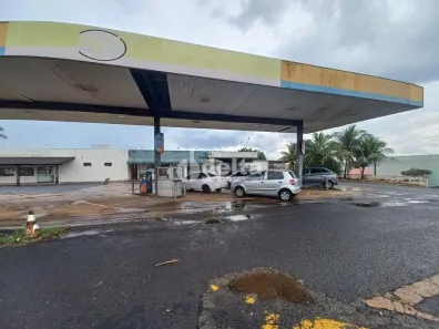 Ponto Comercial para alugar, 600m² no Daniel Fonseca, Uberlândia