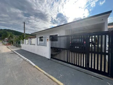 Casa com 3 Quartos à venda, 110m² no Sertão do Maruim, São José
