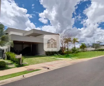 Casa de Condomínio com 3 Quartos para alugar, 230m² no Jardim Sul, Uberlândia