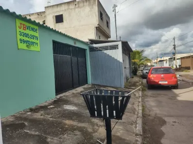 Casa com 3 Quartos à venda, 80m² no Santa Maria, Brasília