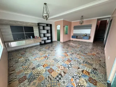 com 4 Quartos para venda ou aluguel, 350m² no Cidade Nova, Ananindeua