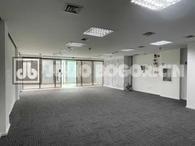 Prédio Comercial para alugar, 369m² no Humaitá, Rio de Janeiro