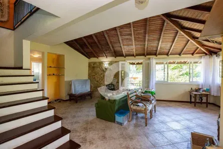 Casa de Condomínio com 4 Quartos à venda, 236m² no Mata Paca, Niterói
