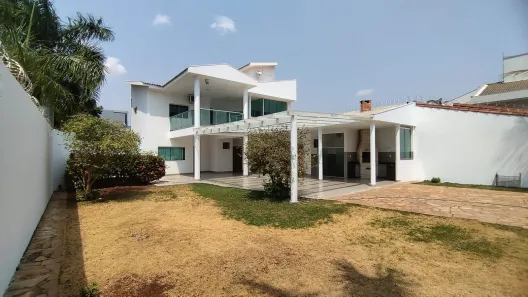 Casa com 3 Quartos à venda, 240m² no Jardim Karaíba, Uberlândia