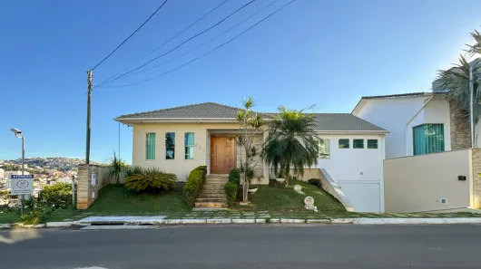 Casa de Condomínio com 5 Quartos à venda, 389m² no São Pedro, Juiz de Fora