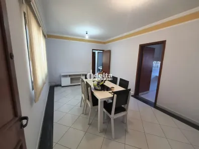Apartamento com 3 Quartos para alugar, 86m² no Santa Mônica, Uberlândia
