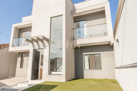 Sobrado com 4 Quartos à venda, 273m² no Bom Retiro, Matinhos