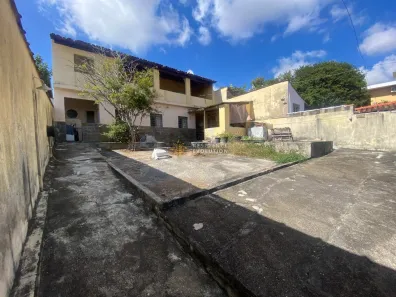Casa com 3 Quartos à venda, 360m² no Copacabana, Belo Horizonte