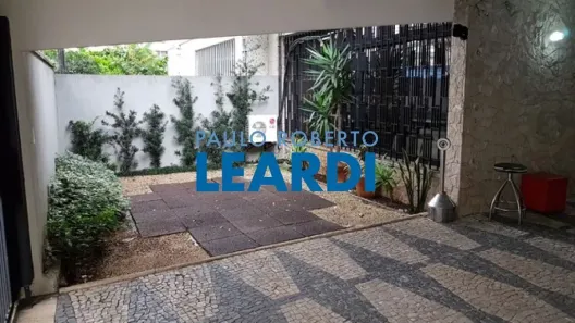 Sobrado com 11 Quartos para venda ou aluguel, 369m² no Vila Mariana, São Paulo