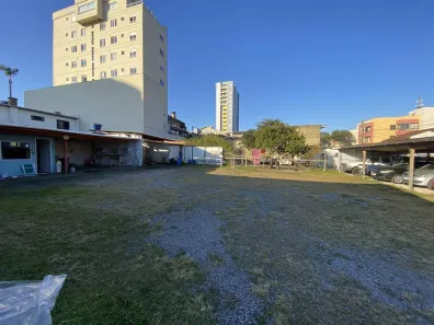 Lote/Terreno à venda, 672m² no Petrópolis, Caxias do Sul