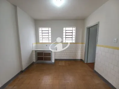 Apartamento com 2 Quartos para alugar, 60m² no Osvaldo Rezende, Uberlândia
