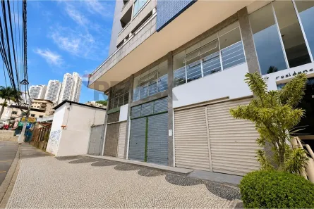 Ponto Comercial para alugar, 235m² no Cascatinha, Juiz de Fora