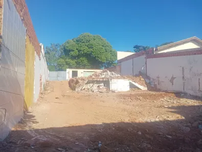 Lote/Terreno à venda, 335m² no Parque São Quirino, Campinas