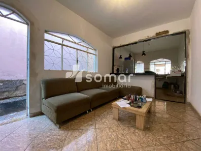 Casa com 4 Quartos à venda, 90m² no Cidade Jardim, Divinópolis